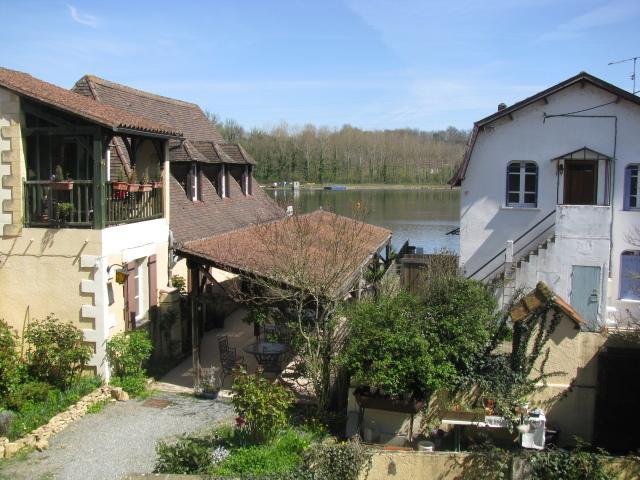 Le Barrage Hotell Mauzac-et-Grand-Castang Rum bild