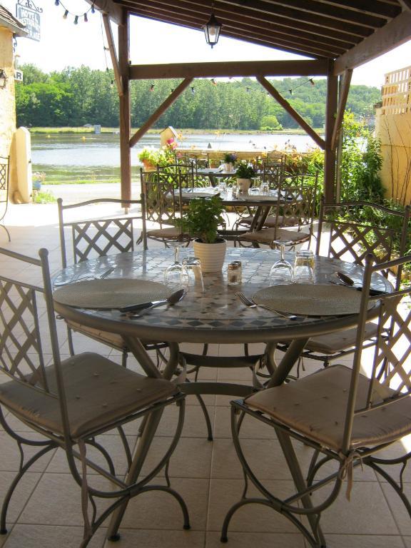 Le Barrage Hotell Mauzac-et-Grand-Castang Exteriör bild